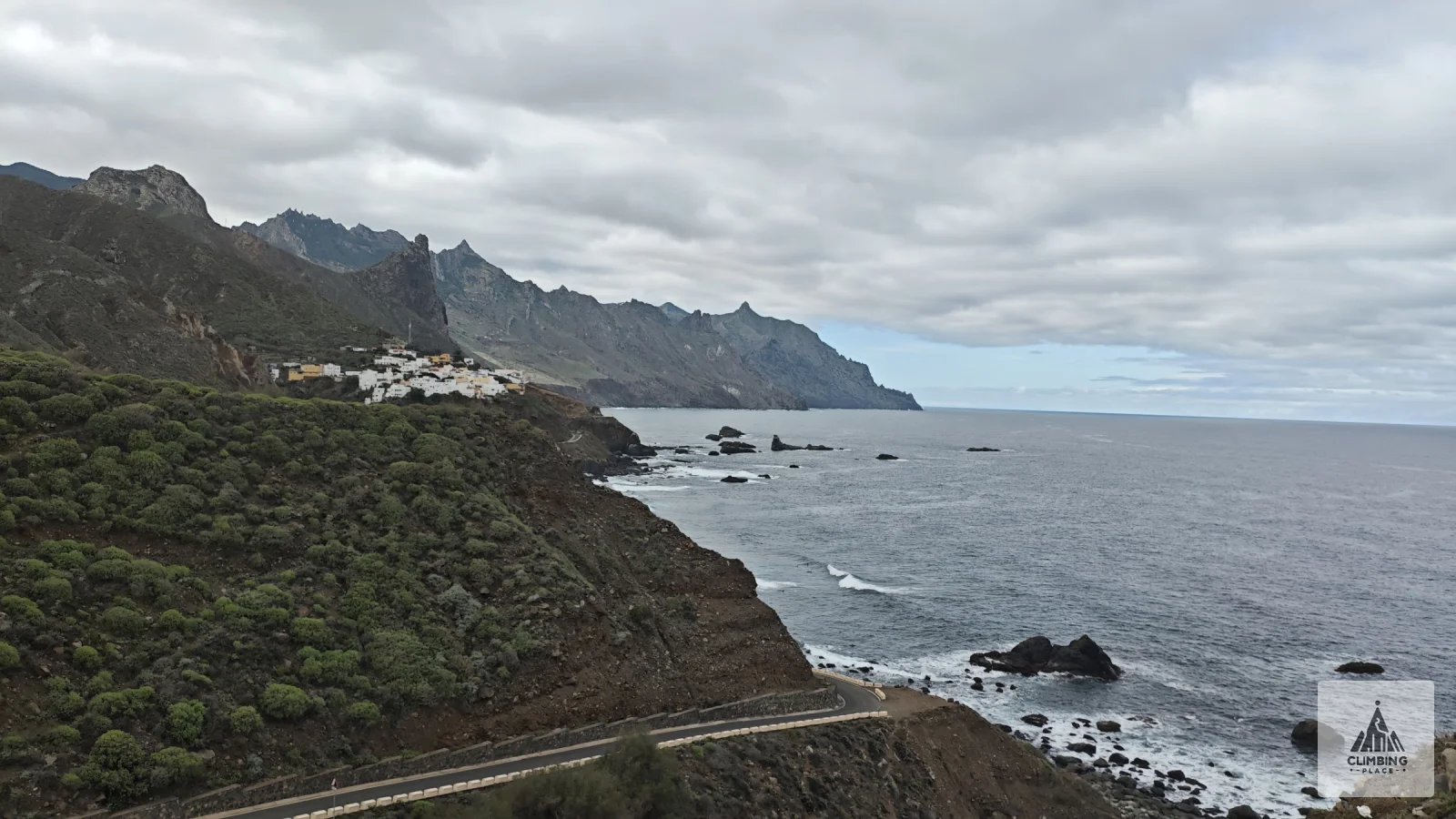 Bonus day in Anaga: from Almáciga beach up to Cruz del Draguillo, soaked to the skin