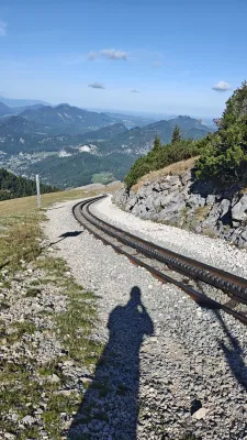 Schafberg from Wolfgangsee: hike up, cog railway down — Visite du sentier 10/13